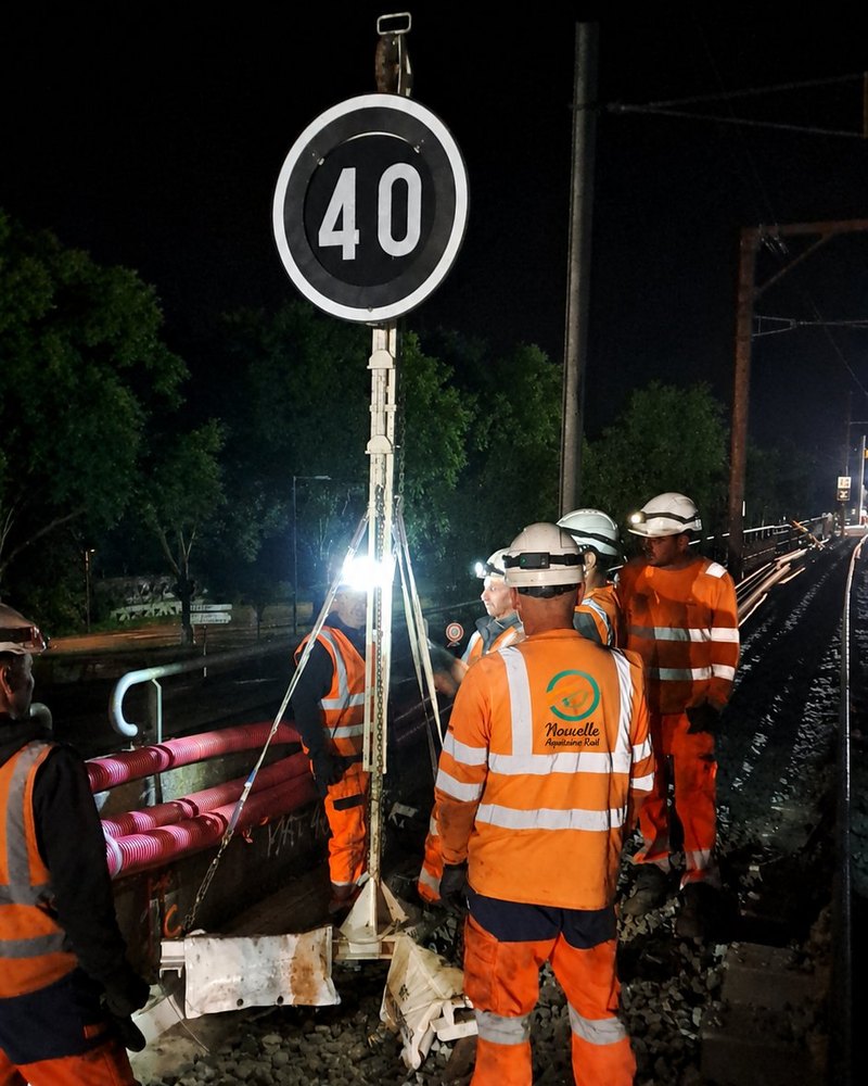 Équipe Nouvelle Aquitaine Rail sur chantier nocturne