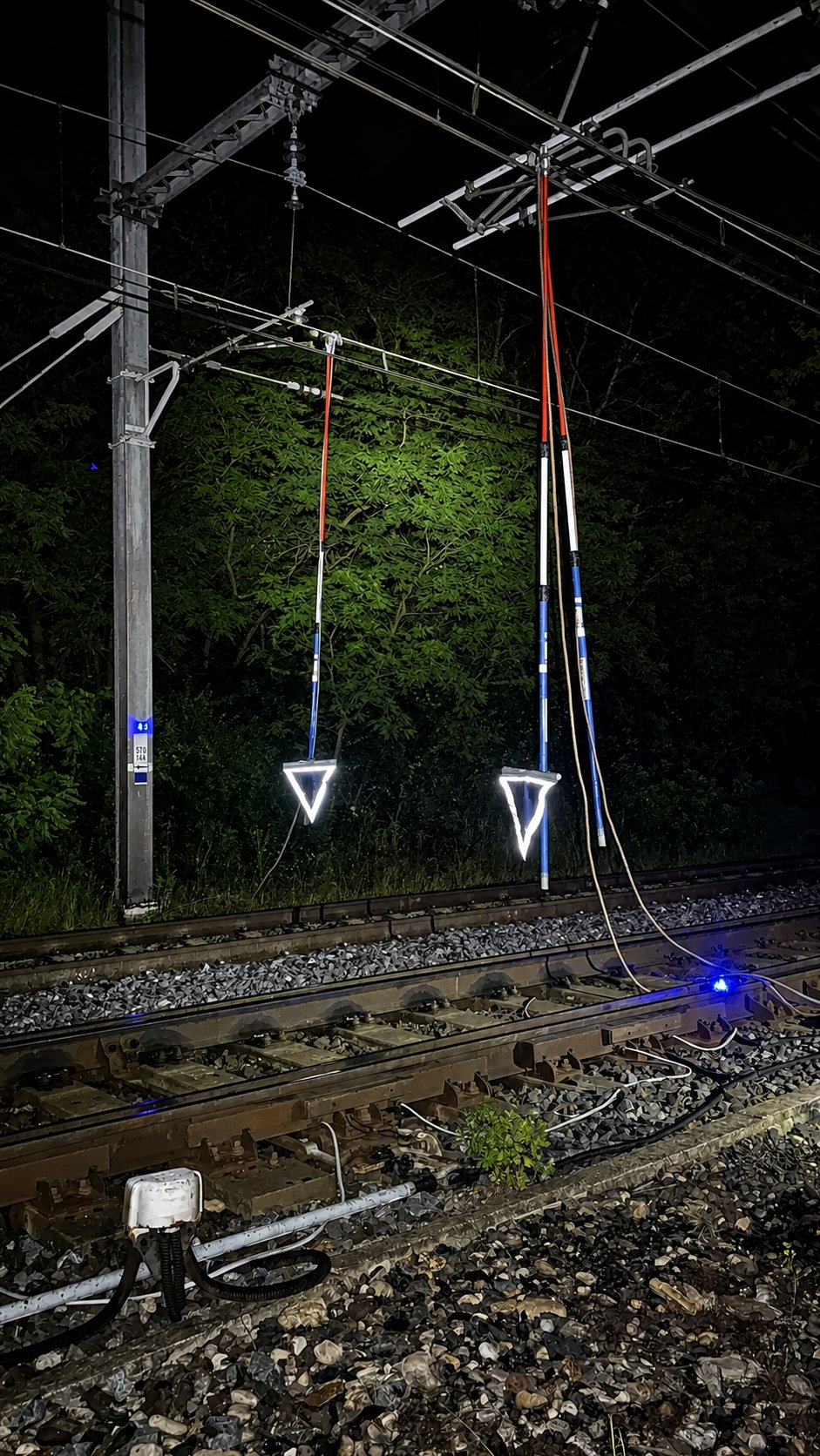 Dispositifs de signalisation et mise à la terre sur caténaire de nuit — chantier Pro Cat