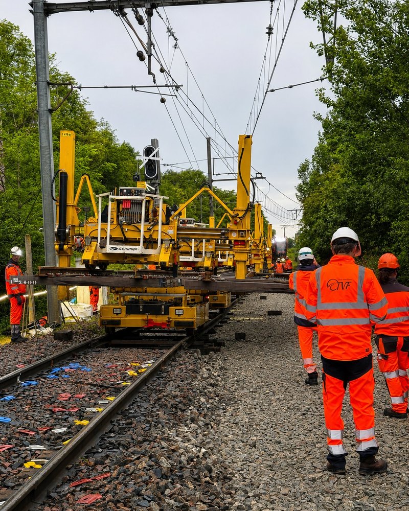 Chantier TVF de pose de voie